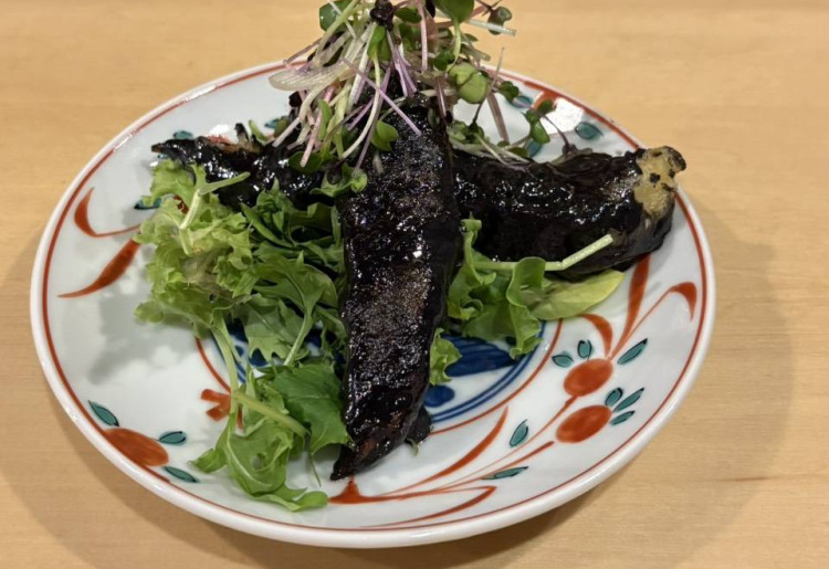 漆黒の…大きなエビマヨ